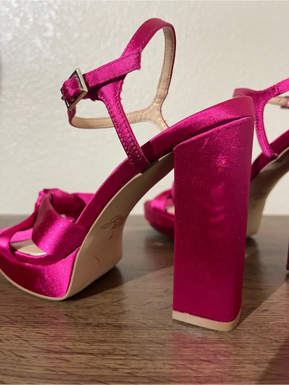 Jewel Badgley Mischka Fuchsia Satin Knotted Platform Block Heels